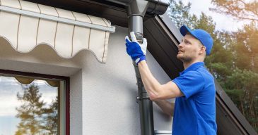 The-Process-of-Rain-Gutter-Repair-